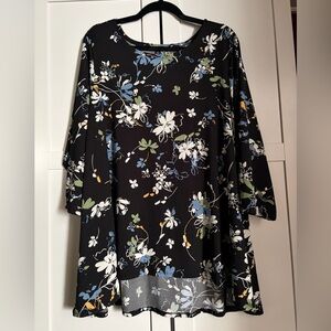 Zac & Rachel black floral tunic style top size 2X